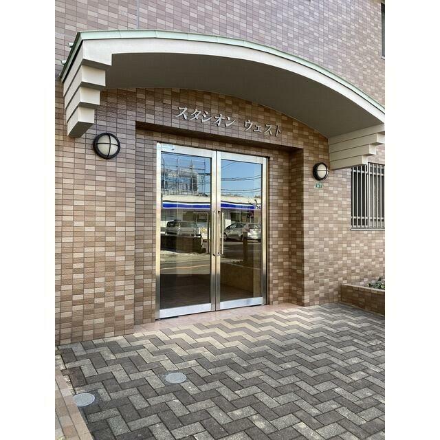 エントランス　建物出入口