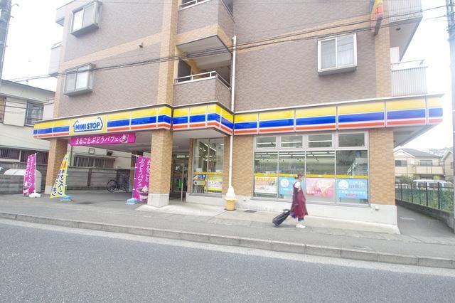コンビニ　ミニストップ百合ヶ丘店（コンビニ）まで585m