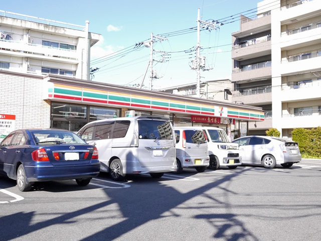 コンビニ　セブンイレブン富士見鶴瀬西2丁目店（コンビニ）まで120m