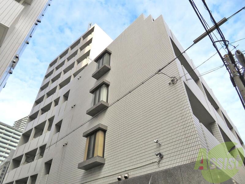 建物外観　大阪市北区堂山町。ロイヤルハイツ梅田II