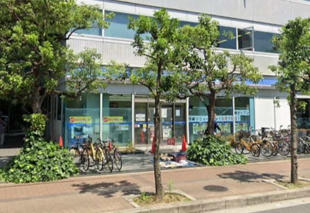 コンビニ　ローソン　新大阪東店（コンビニ）まで132m