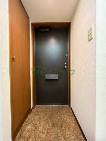 玄関　※参考写真です。別部屋になります。
