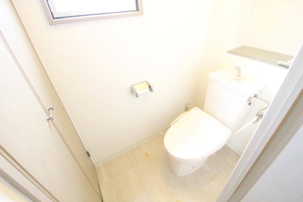 ＪＲ徳島線 徳島駅 徒歩53分 7階建 築30年のトイレ写真