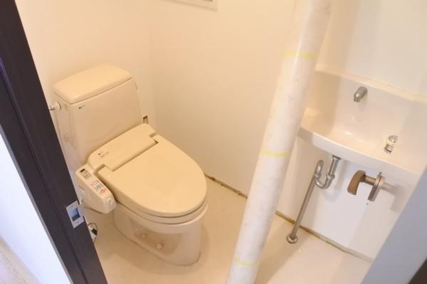 ＪＲ片町線 徳庵駅 徒歩10分 11階建 築37年のトイレ写真