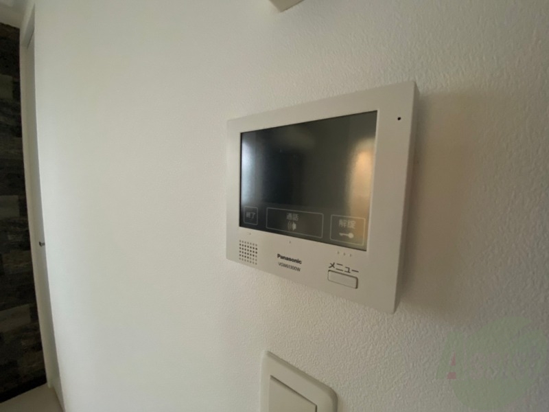 セキュリティ　ＴＶモニター付インターホンです。来客者の顔が見えるので安心！