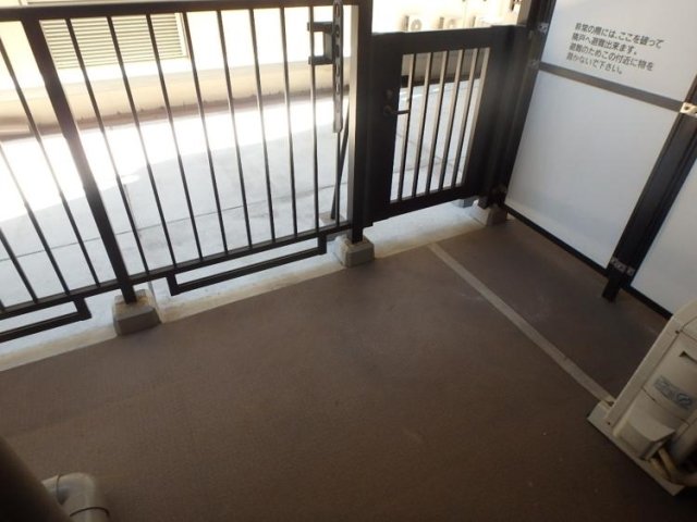 バルコニー　バルコニー
