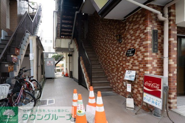 東京メトロ有楽町線 江戸川橋駅 徒歩8分 9階建 築46年の外観写真