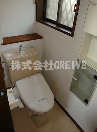 ＪＲ東海道本線 南草津駅 徒歩50分 2階建 築36年のトイレ写真
