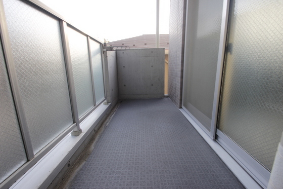 バルコニー　同マンション別部屋参考写真となります。