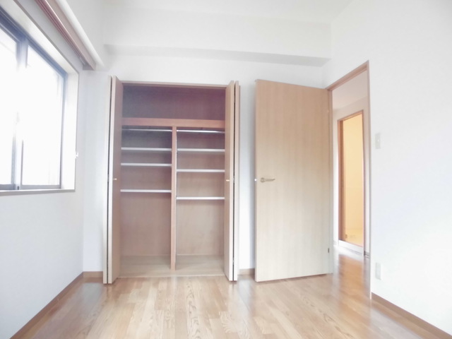 その他部屋・スペース　※別室参考写真。洋室５．５帖（角部屋です）