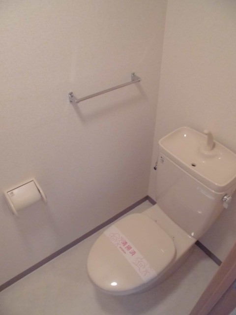トイレ　※別室参考写真。トイレ
