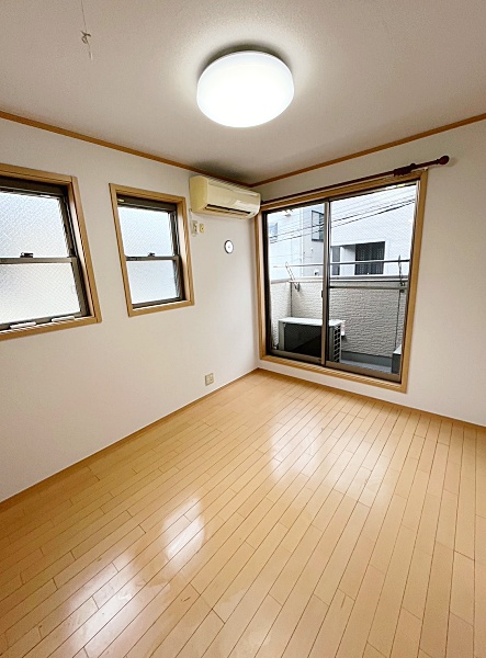 居室・リビング　角部屋・２面採光で明るい居室