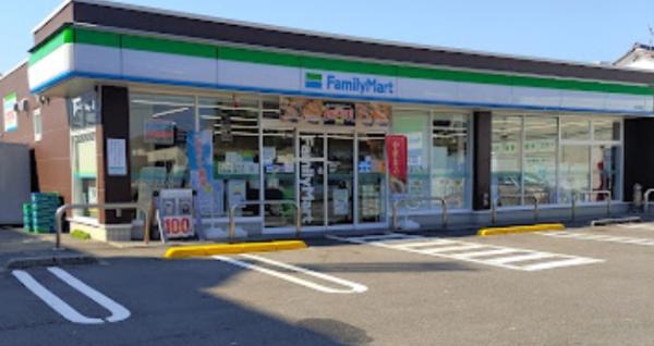 コンビニ　ファミリーマート高松橋店（コンビニ）まで424m