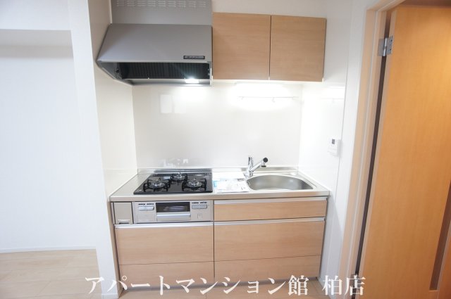ラヴィアンローズCのキッチン写真
