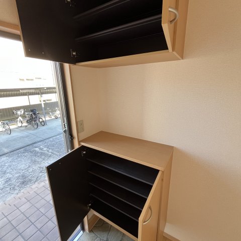ロイヤルコート越坊A棟の内装写真