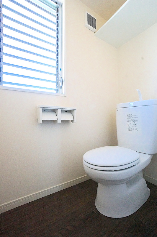 ApartmentGrusNakazonoのトイレ写真