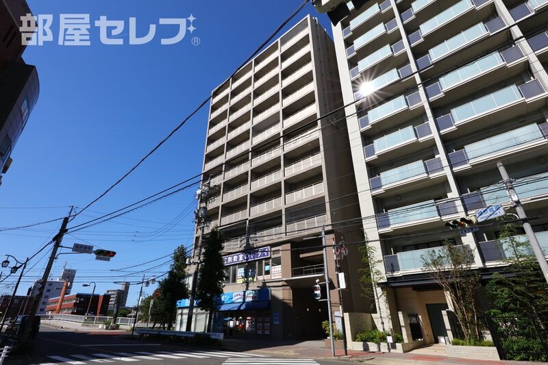 建物外観　タイル貼りの立派な外観です。