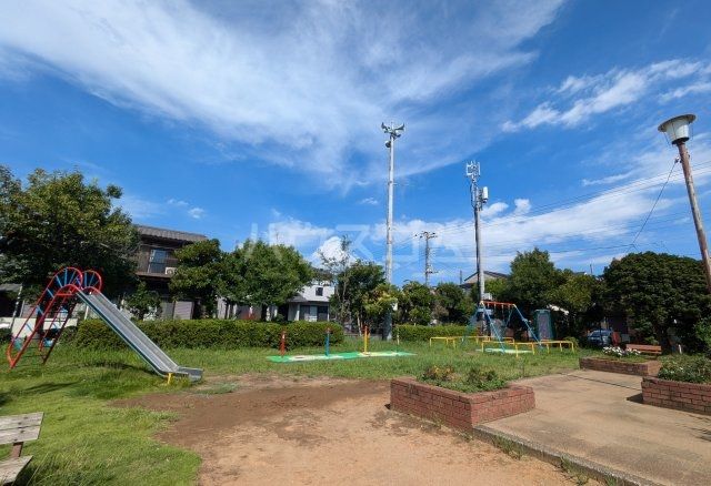 【レオパレスアルカディアンの公園】