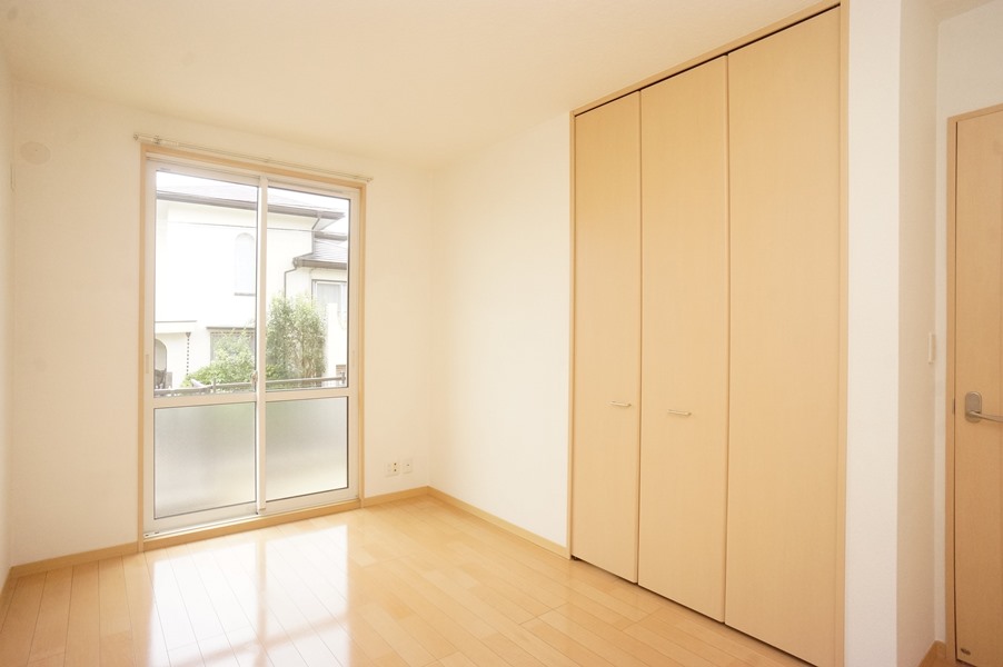 収納　北側４.６帖内洋室です！各居室に収納あります！