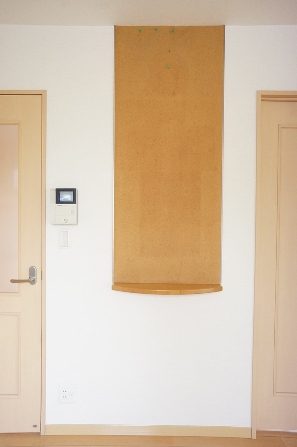 セキュリティ　ＴＶモニターホン付いてます！あると便利なコルクボード仕様！