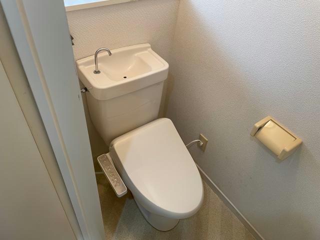 【郡山市田村町徳定のアパートのトイレ】
