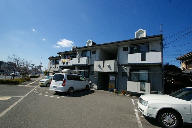 高槻市須賀町のアパートの建物外観