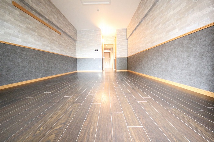 居室・リビング　同タイプの写真です。現状優先です。