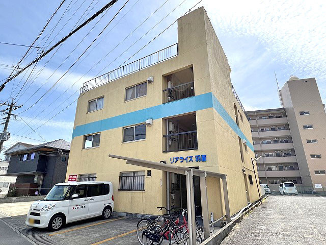 リアライズ羽屋の建物外観