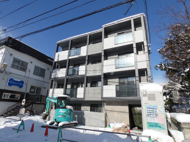 札幌市北区北二十二条西のマンションの建物外観