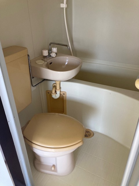 バス・シャワールーム　バス、トイレ、洗面3点ユニットタイプです！