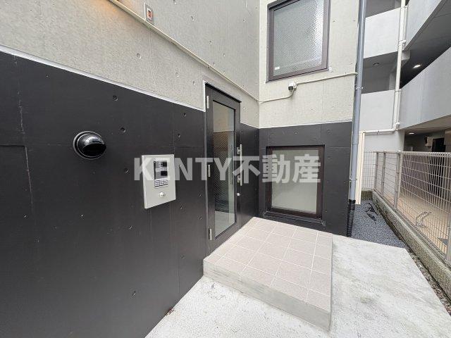 エントランス　落ち着いたエントランスです