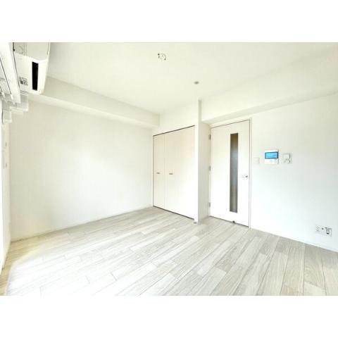 居室・リビング　室内