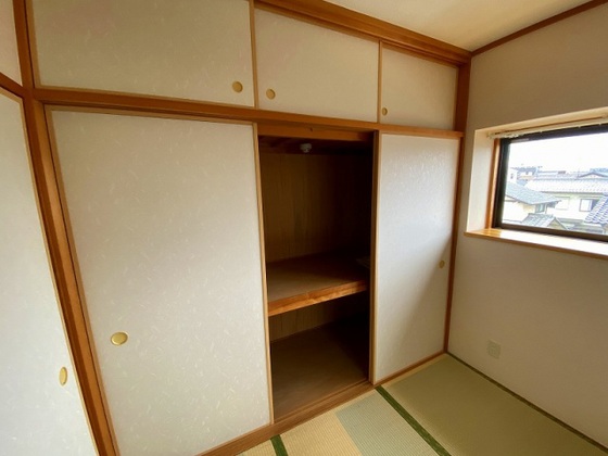 収納　※別部屋の写真です