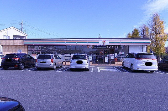 コンビニ　セブンイレブン（コンビニ）まで179m