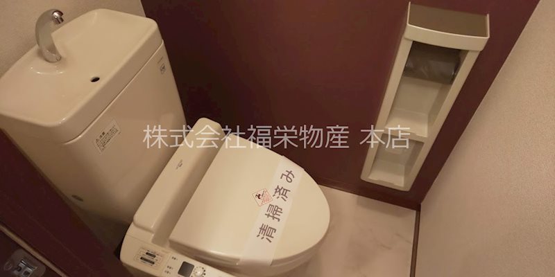 トイレ　洗浄機能付き便座