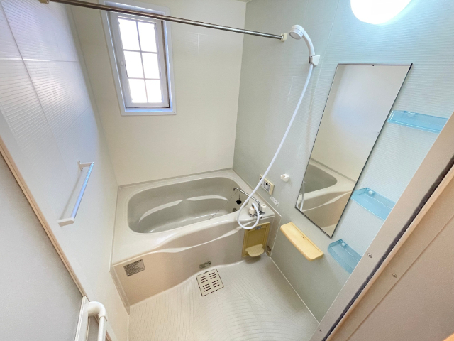 バス・シャワールーム　浴室乾燥、追い焚き付き