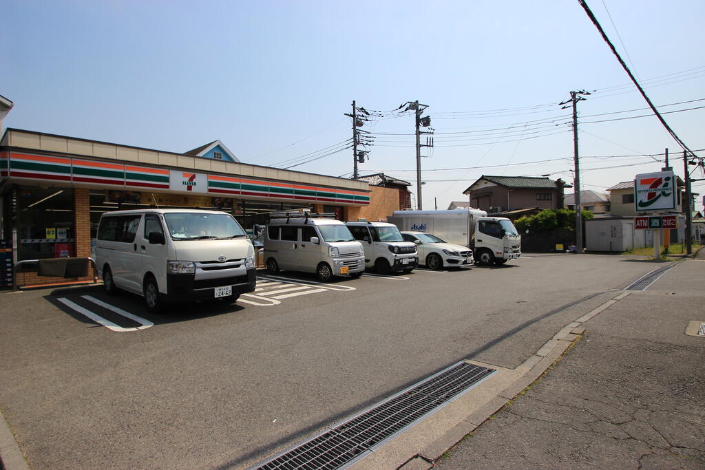 コンビニ　セブンイレブン葉山一色店（コンビニ）まで1927m