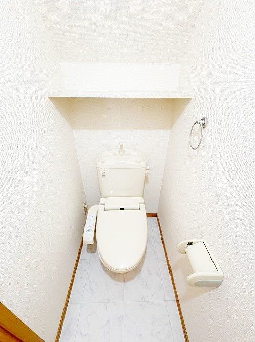 トイレ　※代表タイプの写真のため実際と異なる場合がございます