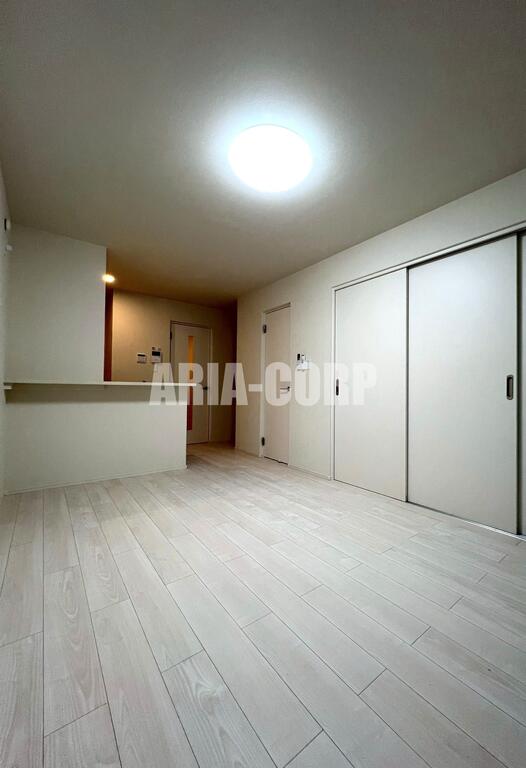 居室・リビング　白を基調とした統一感あるお部屋です！二人入居OK◎