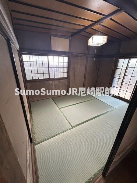 居室・リビング　こちらのリビングで趣味の時間をお楽しみください