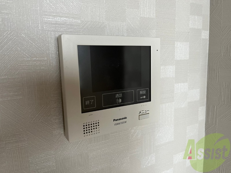 その他　ＴＶモニター付インターホンです。来客者の顔が見えるので安心！