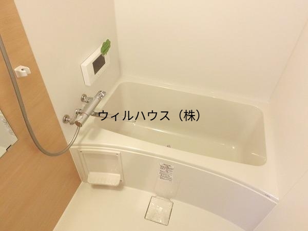 バス・シャワールーム　浴室乾燥機付きバス！