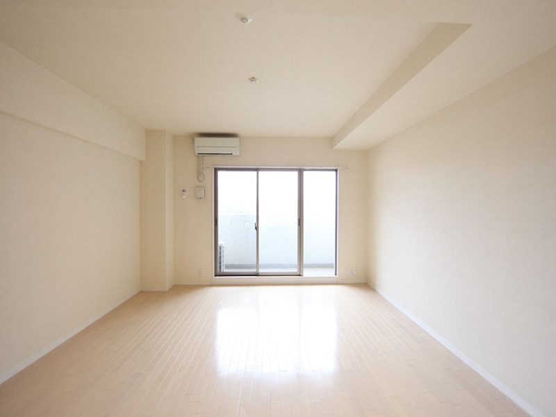 バルコニー　ＬＤＫ14帖　洋室4.4帖とつなげても仕切っても使えます