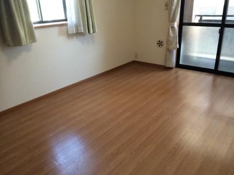 居室・リビング　室内