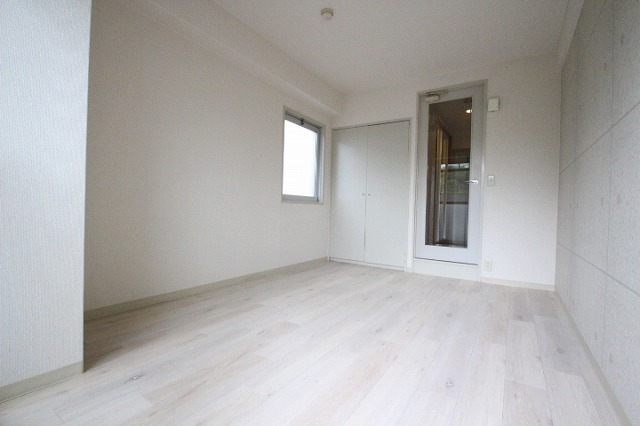 居室・リビング　同物件別号室の写真です。