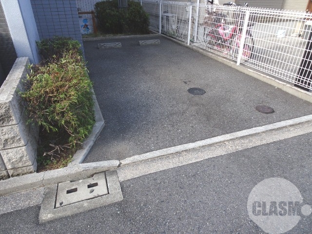 駐車場　敷地内駐車場