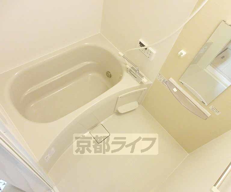 バス・シャワールーム　追い炊き機能付きのお風呂です。