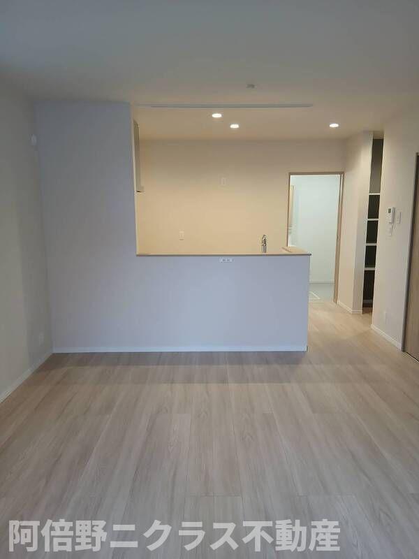 居室・リビング　内装は参考写真です。