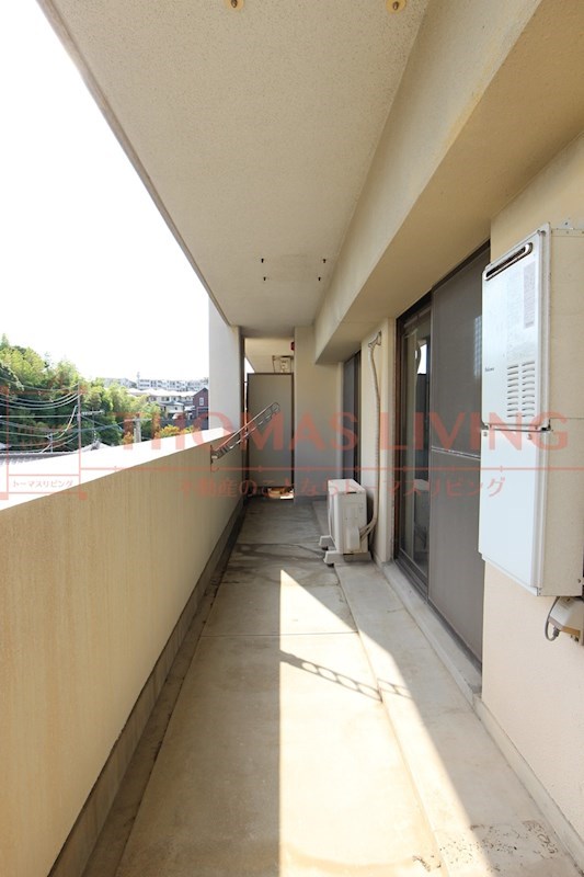 バルコニー　広々バルコニーでお洗濯も捗ります。