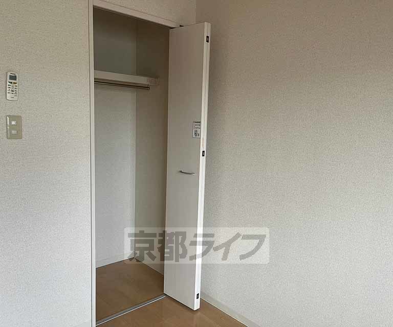 収納　ＴＶホン付きです。